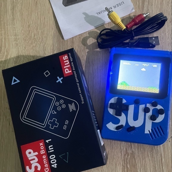 Retro Handheld Gaming Console 400 Games - Picture 2 of 2